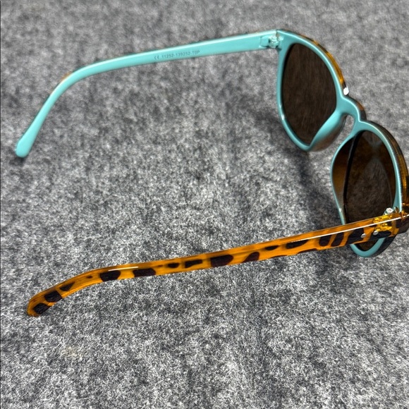 Source Unknown Tortoise Shell Sunglasses with Teal Arms - Picture 4 of 6